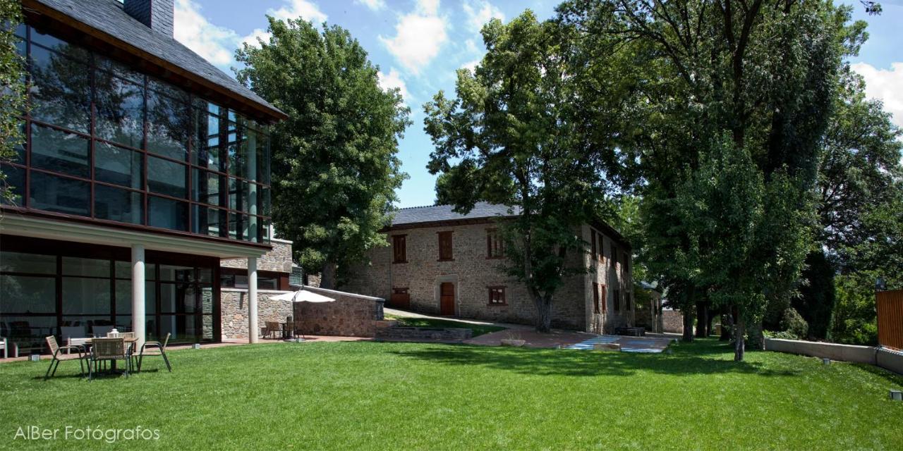 Albergue Francisco Giner De Los Rios ビリャブリノ エクステリア 写真