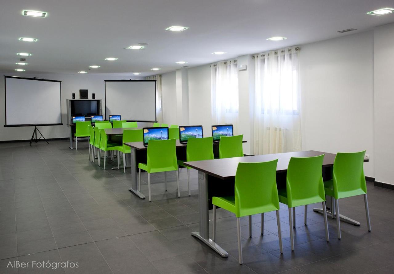 Albergue Francisco Giner De Los Rios ビリャブリノ エクステリア 写真