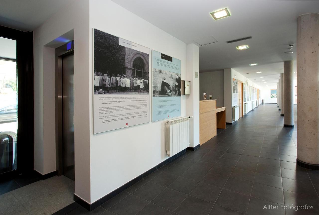 Albergue Francisco Giner De Los Rios ビリャブリノ エクステリア 写真