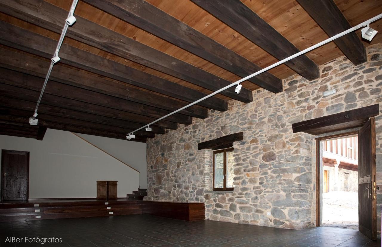 Albergue Francisco Giner De Los Rios ビリャブリノ エクステリア 写真