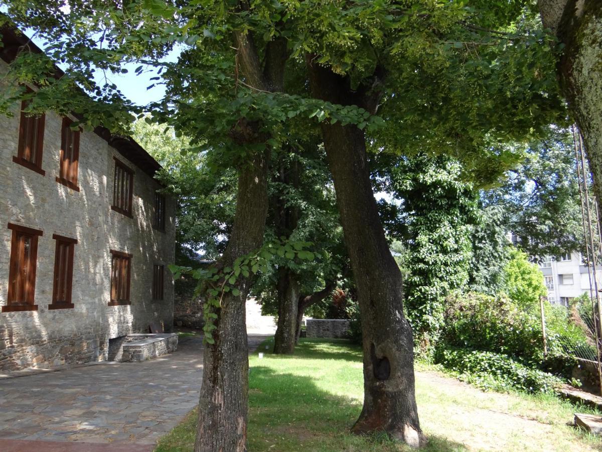 Albergue Francisco Giner De Los Rios ビリャブリノ エクステリア 写真